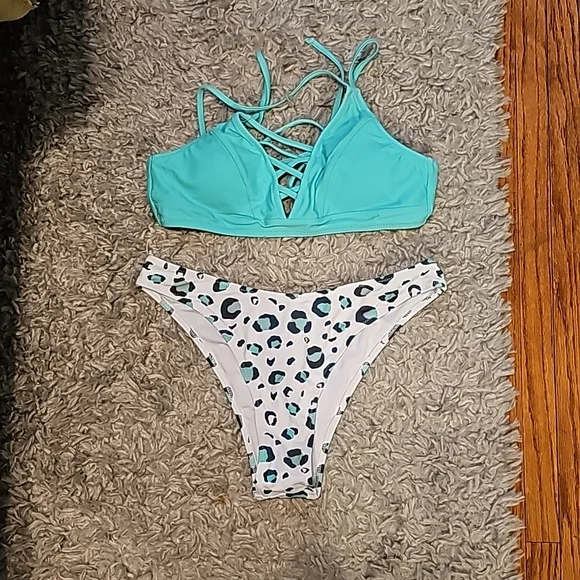 Cupshe leopard mint green bikini - Picture 3 of 5